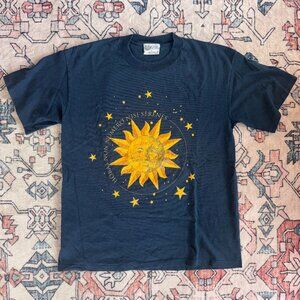 Vintage 90s Van Heusen Sun Art T-Shirt - size Medium single stitch